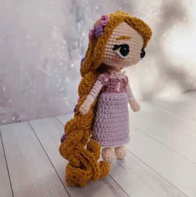 Muñeca amigurumi Rapunzel princesa - miniatura 1
