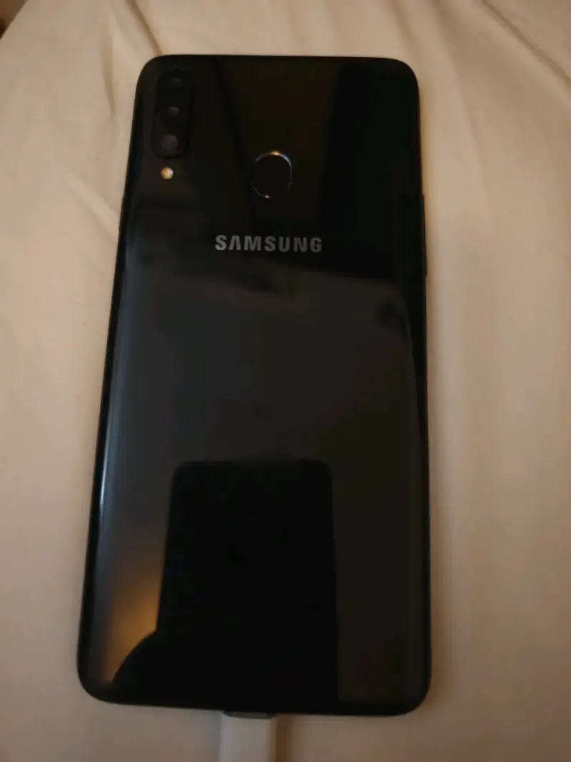 Samsung Galaxy A20s en buen estado - 3