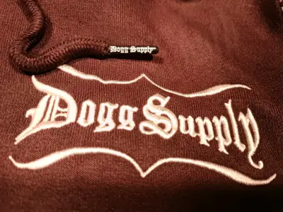 Polerón Dogg Supply con diseño bandana - miniatura 3