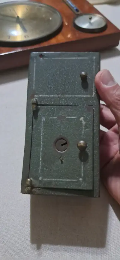 Pequeña caja antigua BANCO ESTADO - miniatura 1