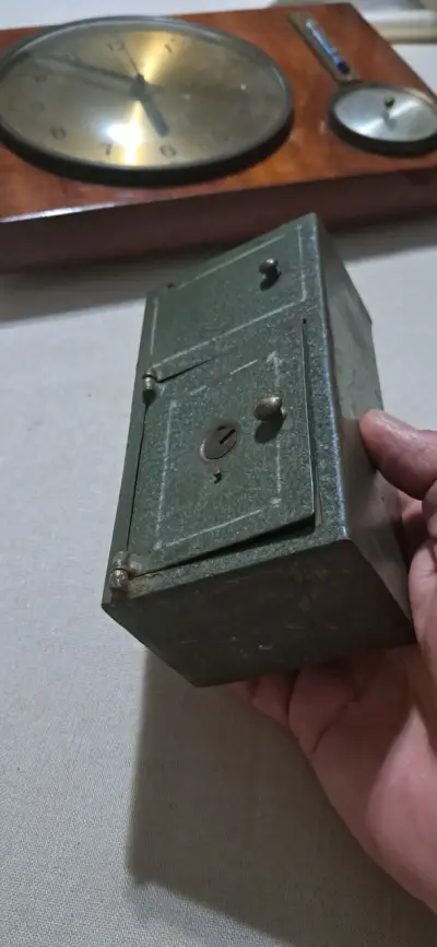 Pequeña caja antigua BANCO ESTADO - miniatura 2
