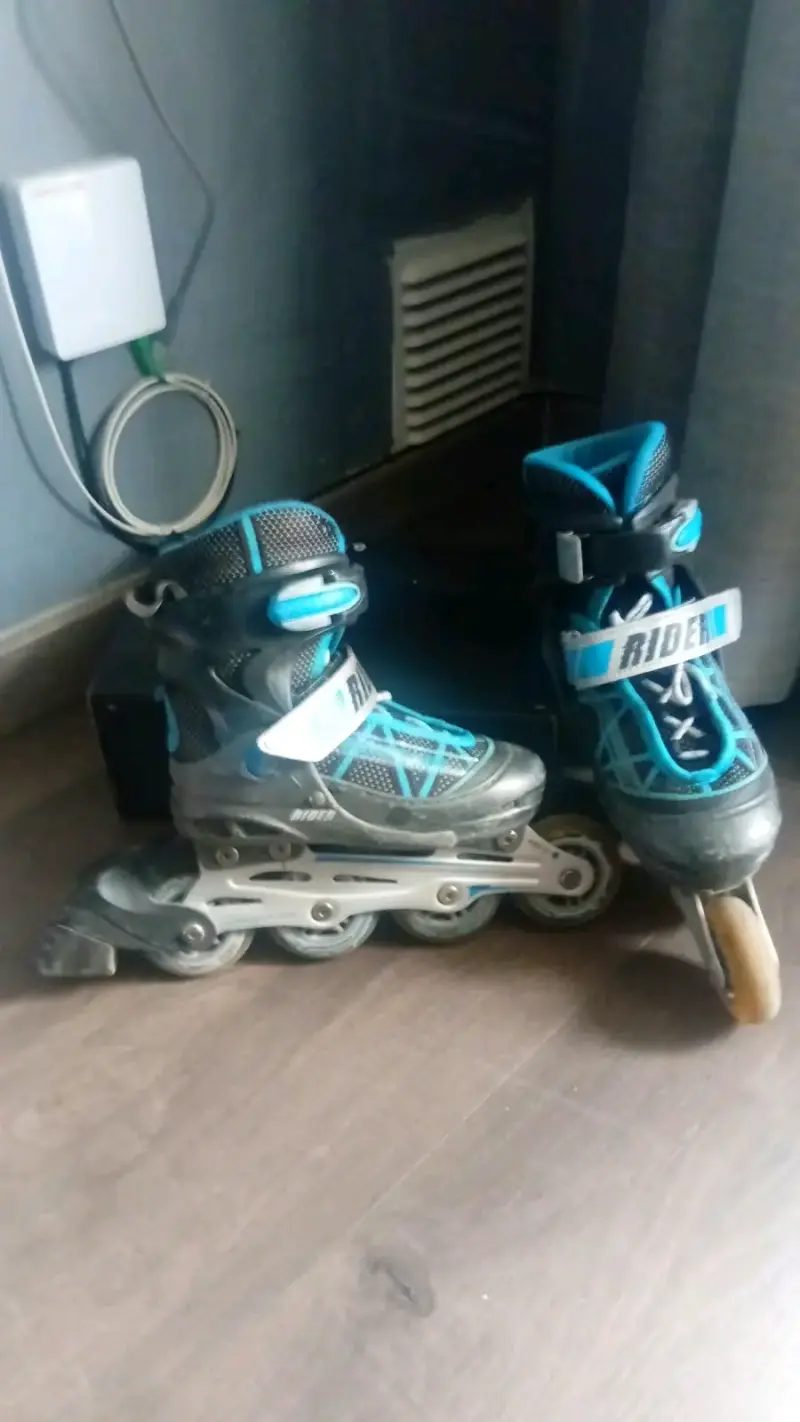 Patines en línea Rider negros y azules