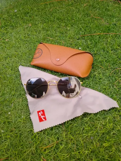 Gafas de sol Ray-Ban redondas doradas - miniatura 1
