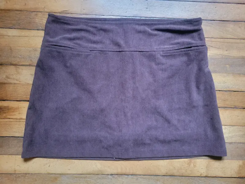 Falda short de cotelé café talla XL - 2