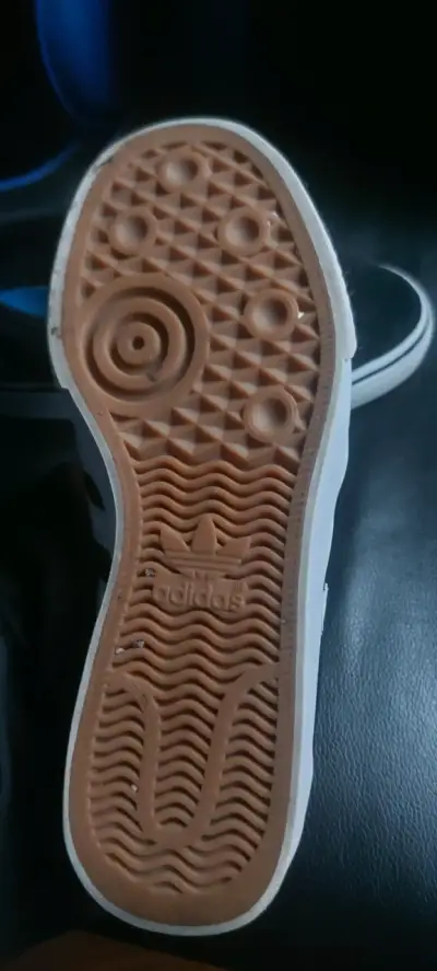 Zapatillas negras Adidas adiease - miniatura 3