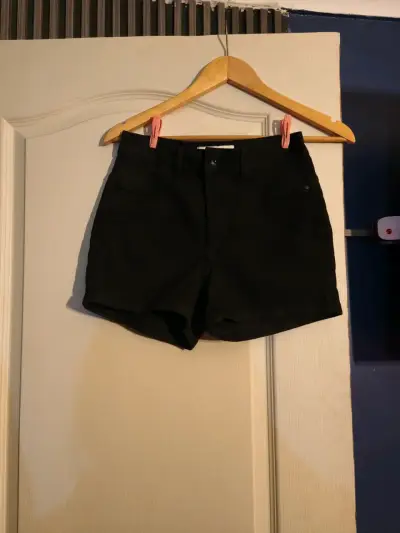 Shorts negros de mezclilla para mujer - miniatura 1