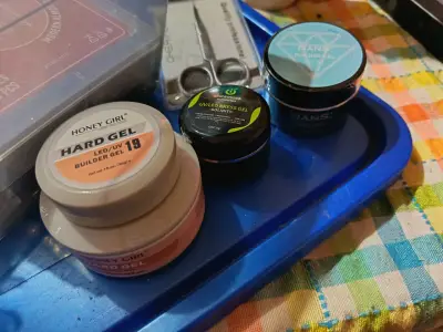 Kit de Gel para Uñas con Accesorios Variados - miniatura 1