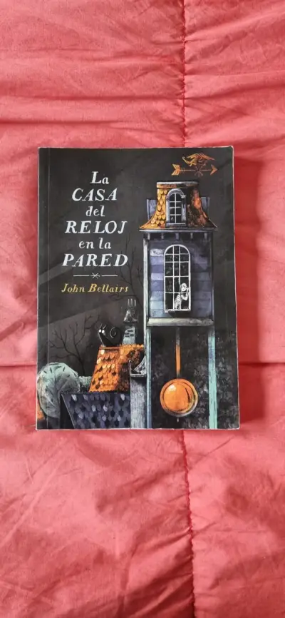 'La Casa del Reloj en la Pared' de John Bella - miniatura 1