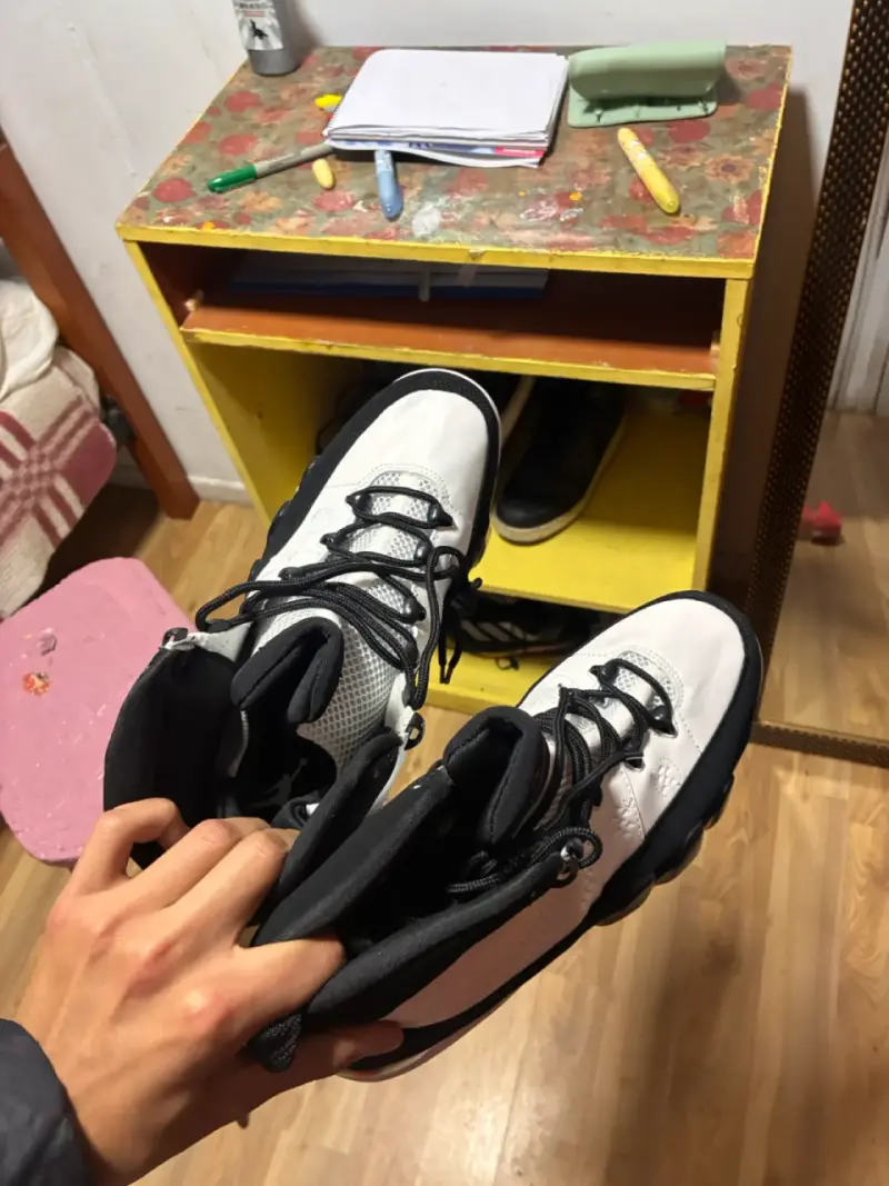 Jordan 9 - 4