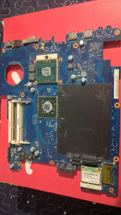 Placa madre para laptop con procesador Intel - miniatura 2