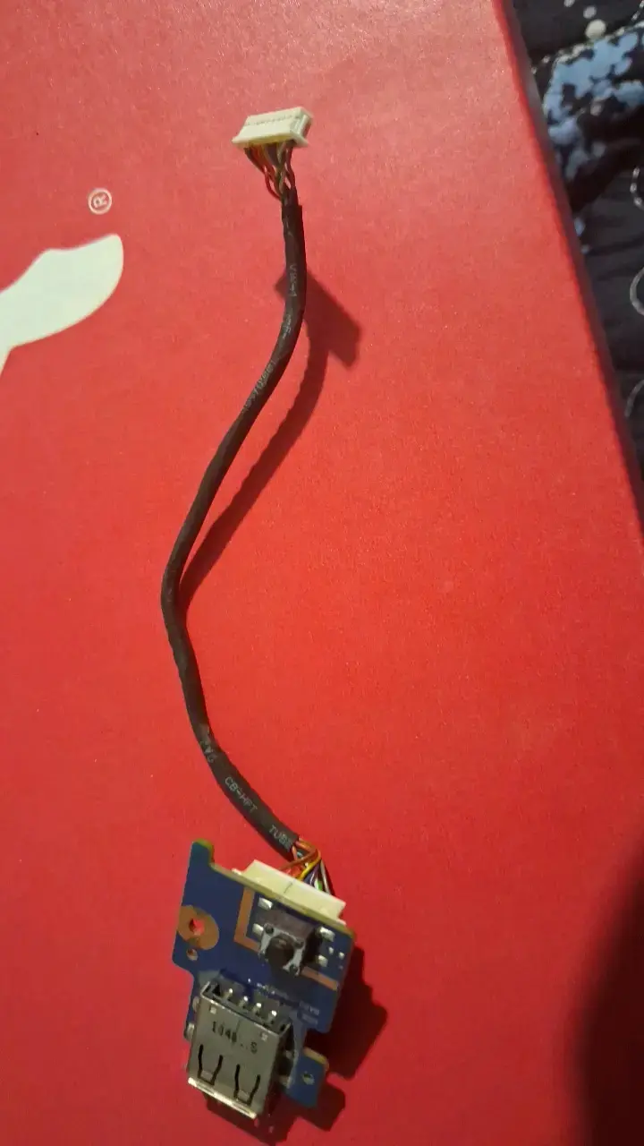 Puerto USB con cable para reparación - 2