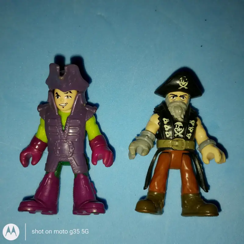 Barco pirata y barco de tiburón. - 5