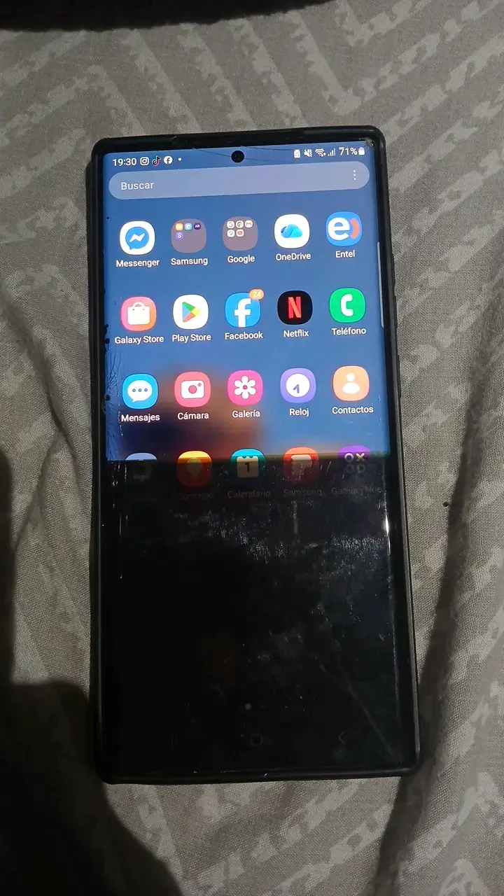 Galaxy Note 20 ultra con falla en la pantalla - 1