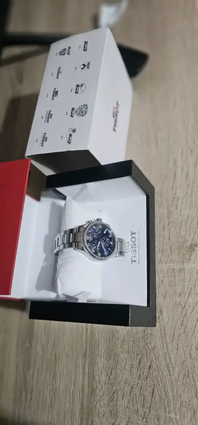 Reloj Tissot de acero inoxidable con cronógrafo - miniatura 2