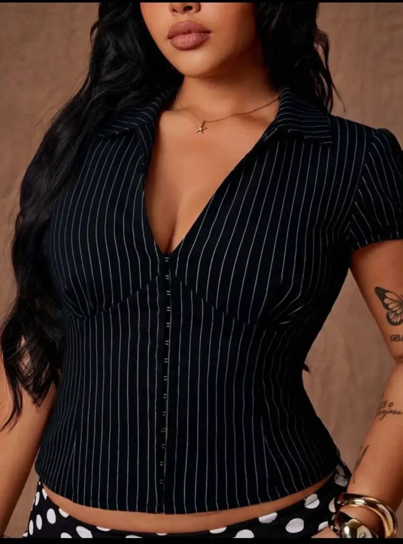 Blusa Negra de Rayas para Mujer