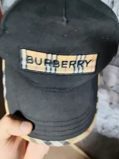 Gorra negra Burberry con logo clásico - miniatura 2