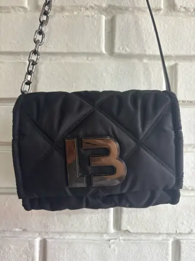 Bolso Crossbody Bimba Y Lola Acolchado Negro - miniatura 2
