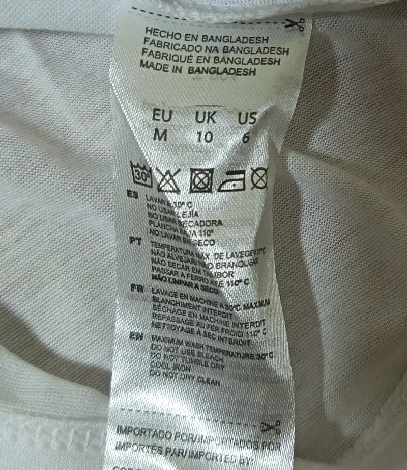 Polera blanca con diseño de Nezuko - 4