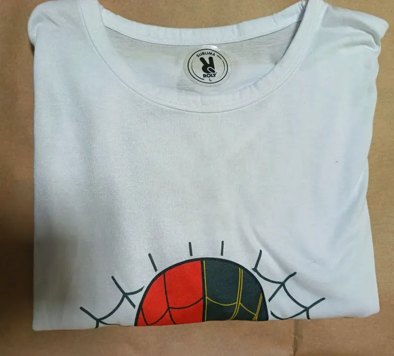 Polera blanca con diseño de Spiderman - 2