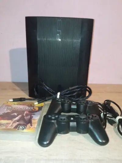PlayStation 3 + 2 controles desblo shipiada - miniatura 1