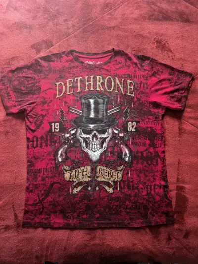 Polera Dethrone Life Rebel con diseño de calavera - miniatura 1