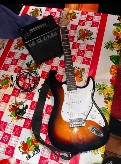 Guitarra eléctrica con amplificador y funda Scorpion - miniatura 1