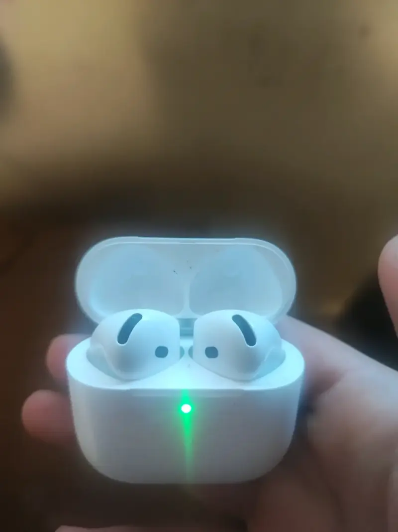 Airpods 4 - 1