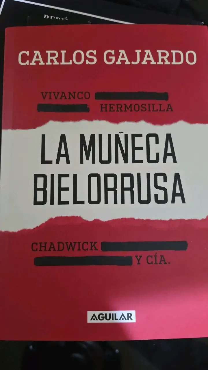 Libro 'La Muñeca Bielorrusa' de Carlos Gajardo - 1