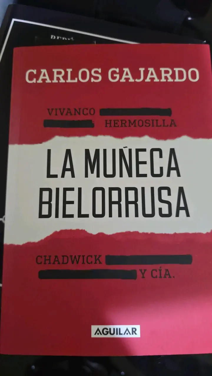 Libro 'La Muñeca Bielorrusa' de Carlos Gajardo - 2