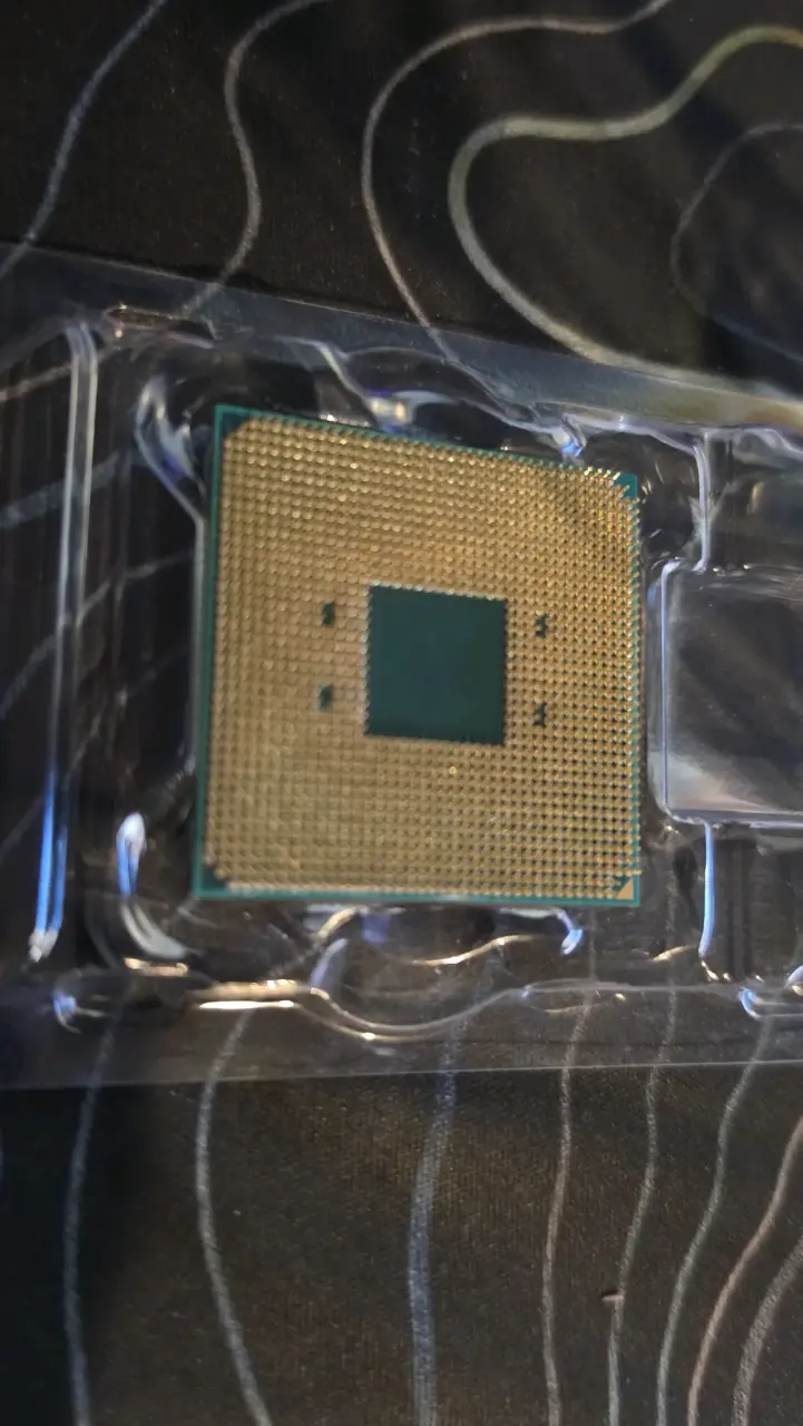 Procesador AMD Ryzen 5 2600 en buen estado - 3