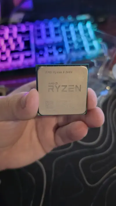 Procesador AMD Ryzen 5 2600 en buen estado - miniatura 4