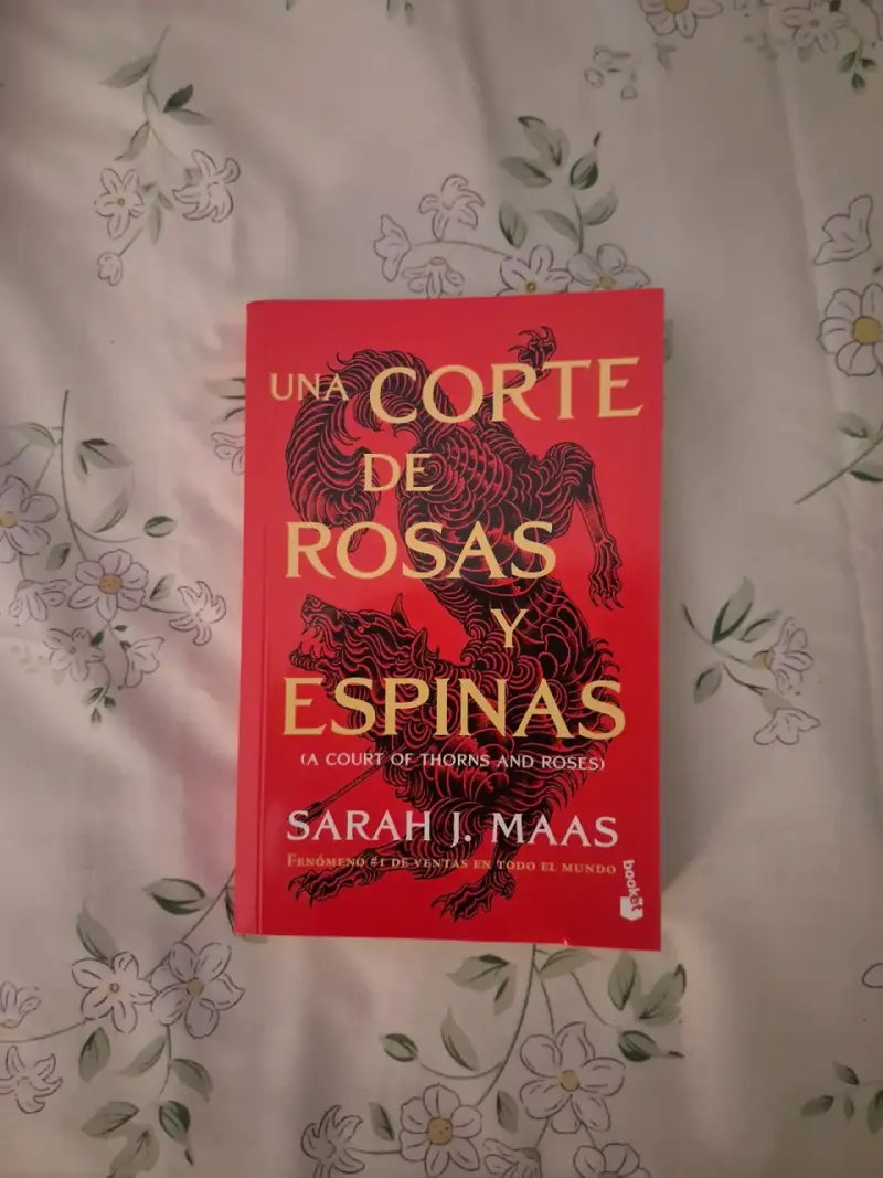Libro 'Una Corte de Rosas y Espinas' de Sarah J. Maas
