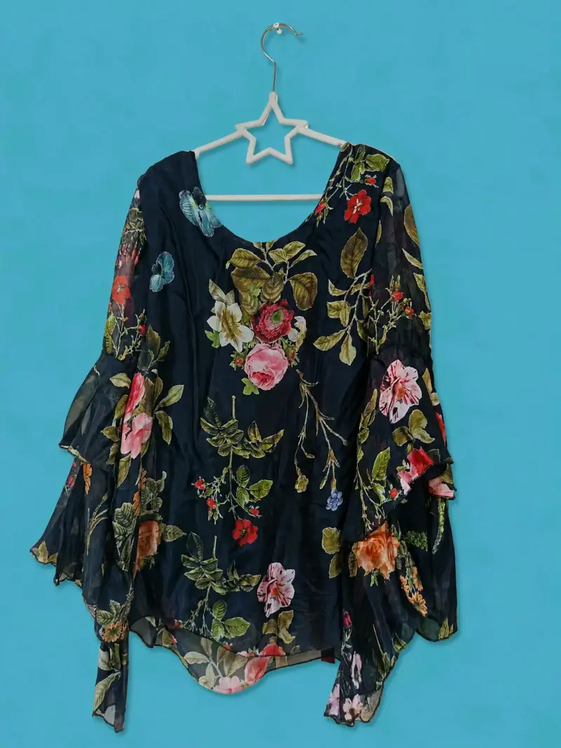 Blusa floral Lineatre de manga larga - 1