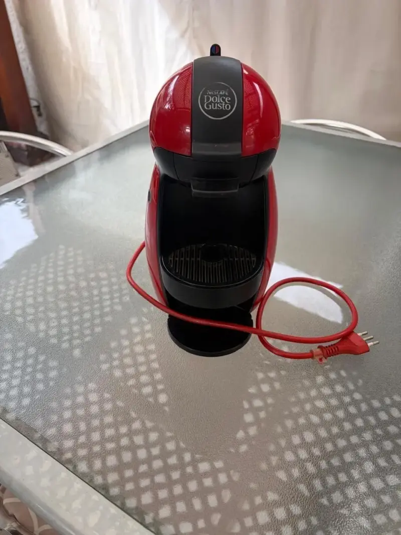 Cafetera Nescafé Dolce Gusto Roja Compacta - 1