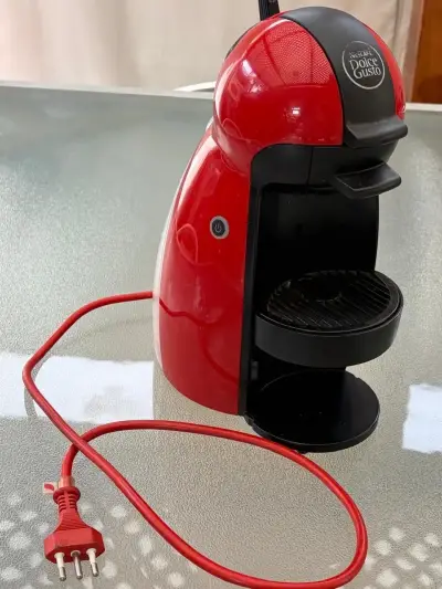 Cafetera Nescafé Dolce Gusto Roja Compacta - miniatura 2