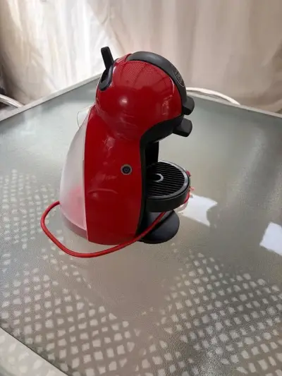 Cafetera Nescafé Dolce Gusto Roja Compacta - miniatura 4
