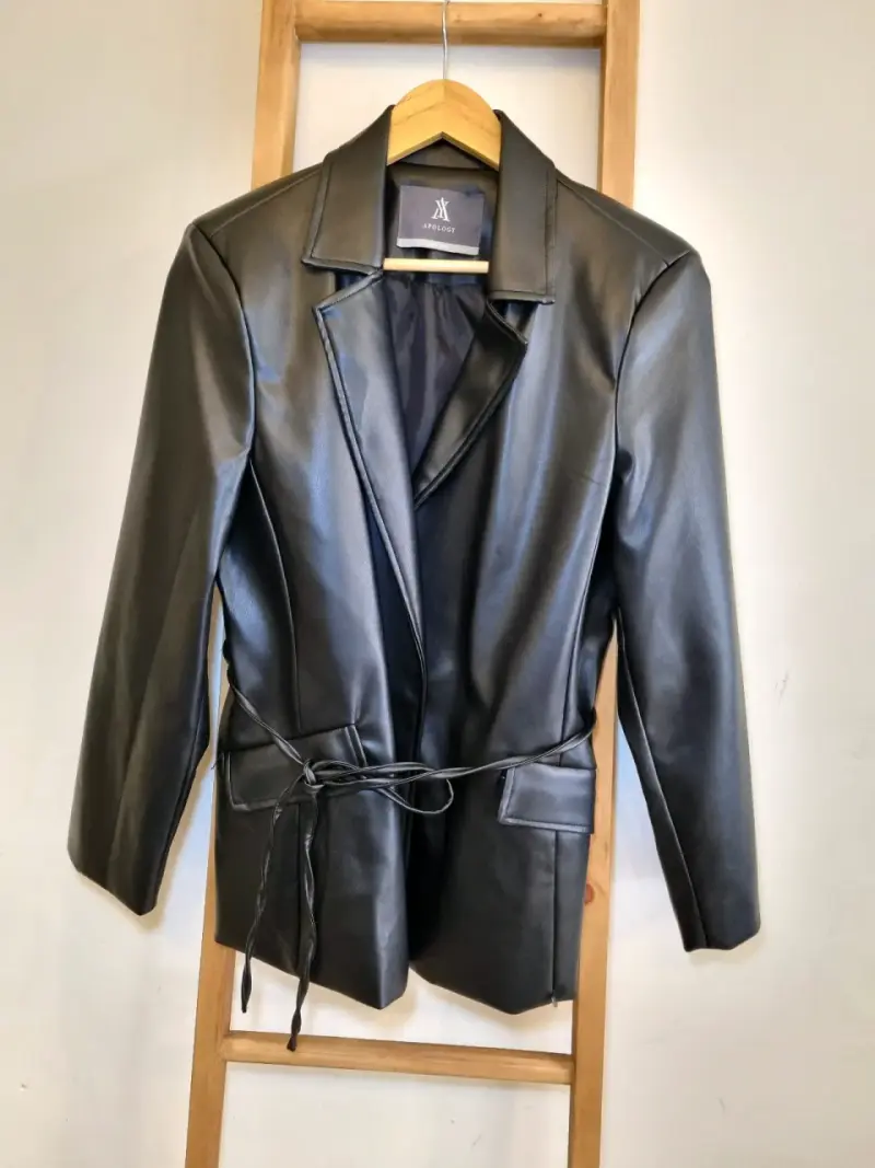 Blazer de cuero negro Apology - 3