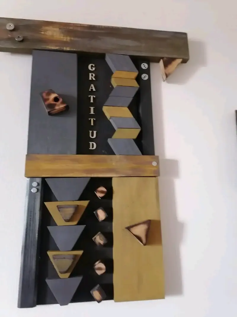 Cuadro Decorativo de Madera con Diseño Geométrico