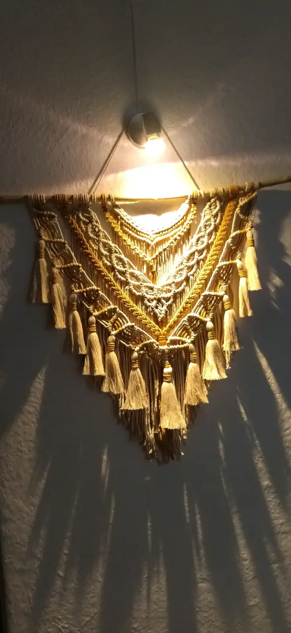 Tapiz de macramé decorativo bohemio