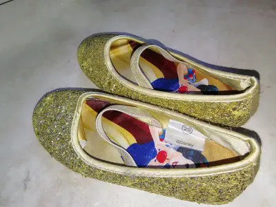 Ropa y Zapatos de Niño y Niña - miniatura 2