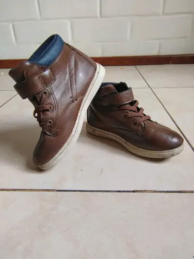 Ropa y Zapatos de Niño y Niña - miniatura 3