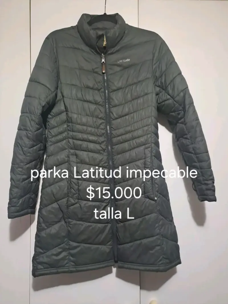 Parka Latitude gris talla L en buen estado