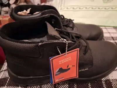 Botas de seguridad industrial negras resistentes - miniatura 4