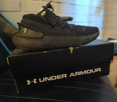 Zapatillas deportivas negras Under Armour hombre - miniatura 1