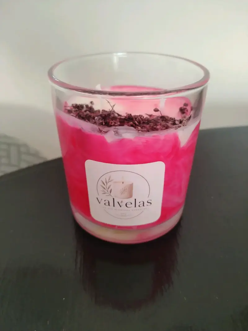Vela aromática rosa en vaso de vidrio - 1