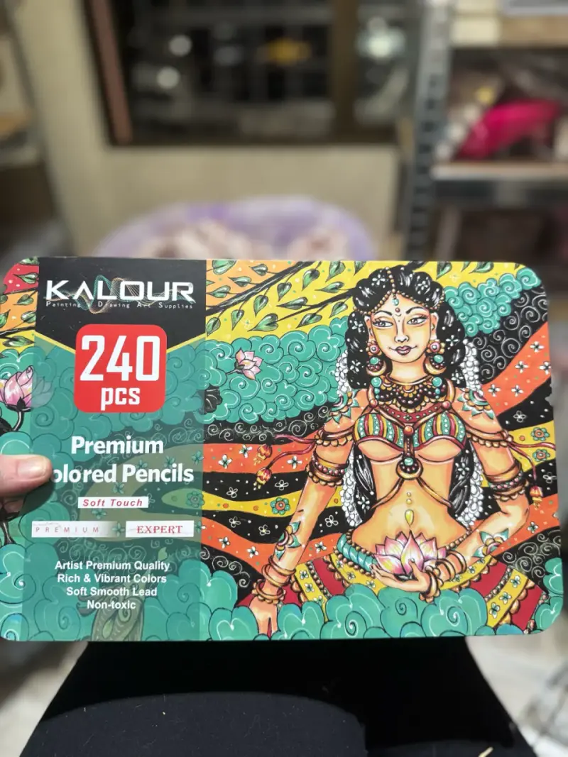 Vendo cuatro cajas de lápices marca Kalour - 6