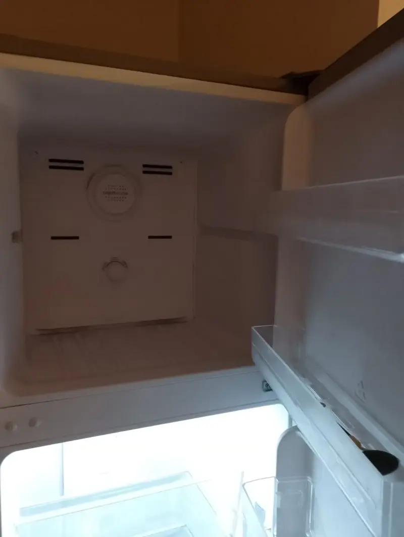 Refrigerador Mademsa de Dos Puertas en Buen Estado - 3