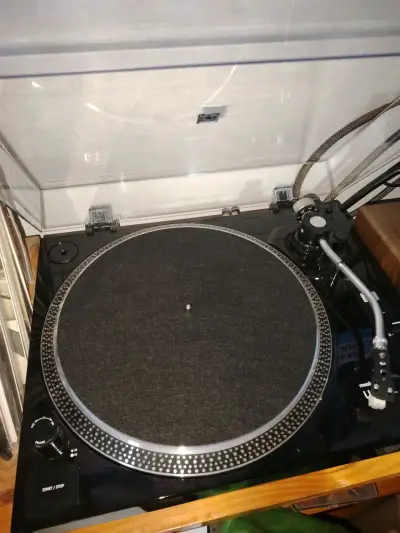 Tornamesa music hall usb 1 en buen estado - miniatura 1