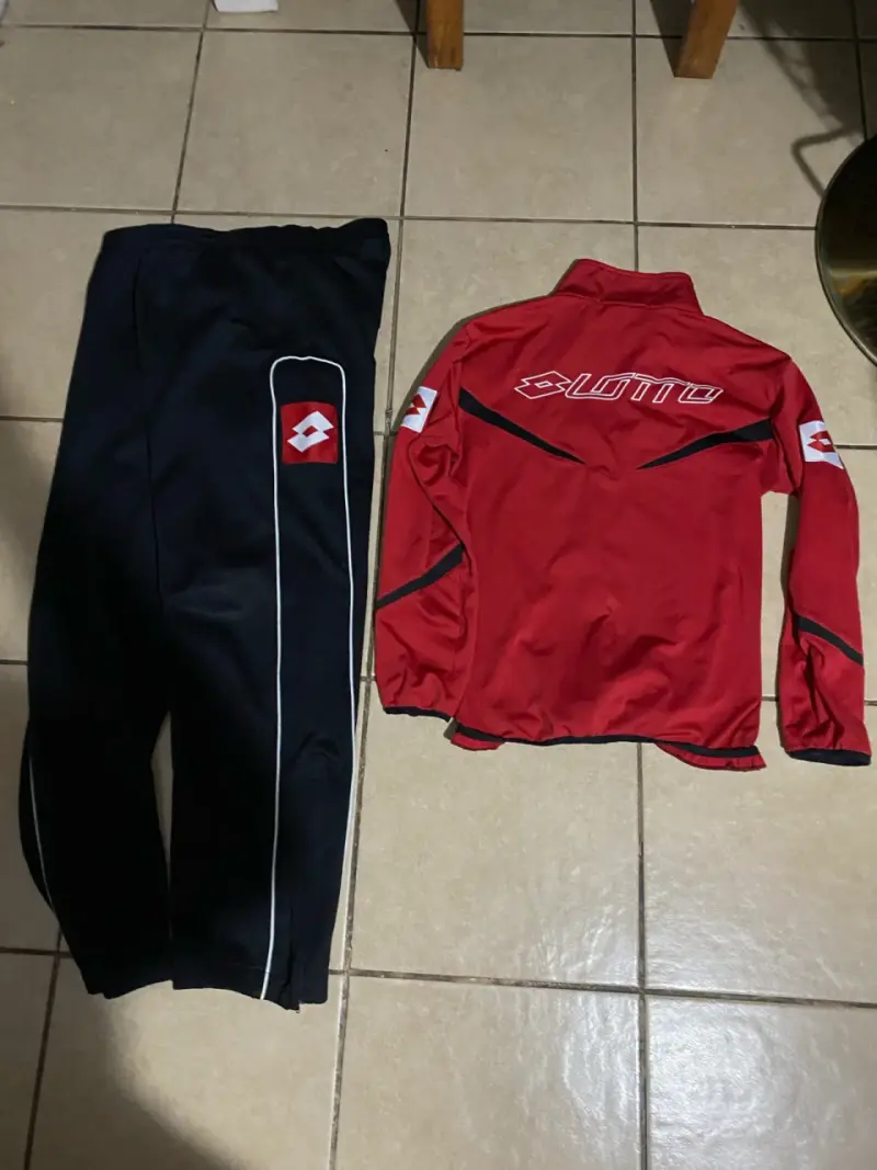 Conjunto deportivo Lotto rojo y negro - 2