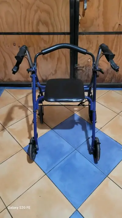 Andador con asiento plegable azul - miniatura 3